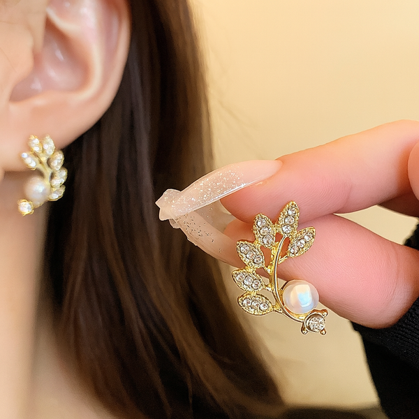 Korean Minimal Leaf Pearl Stud Earrings